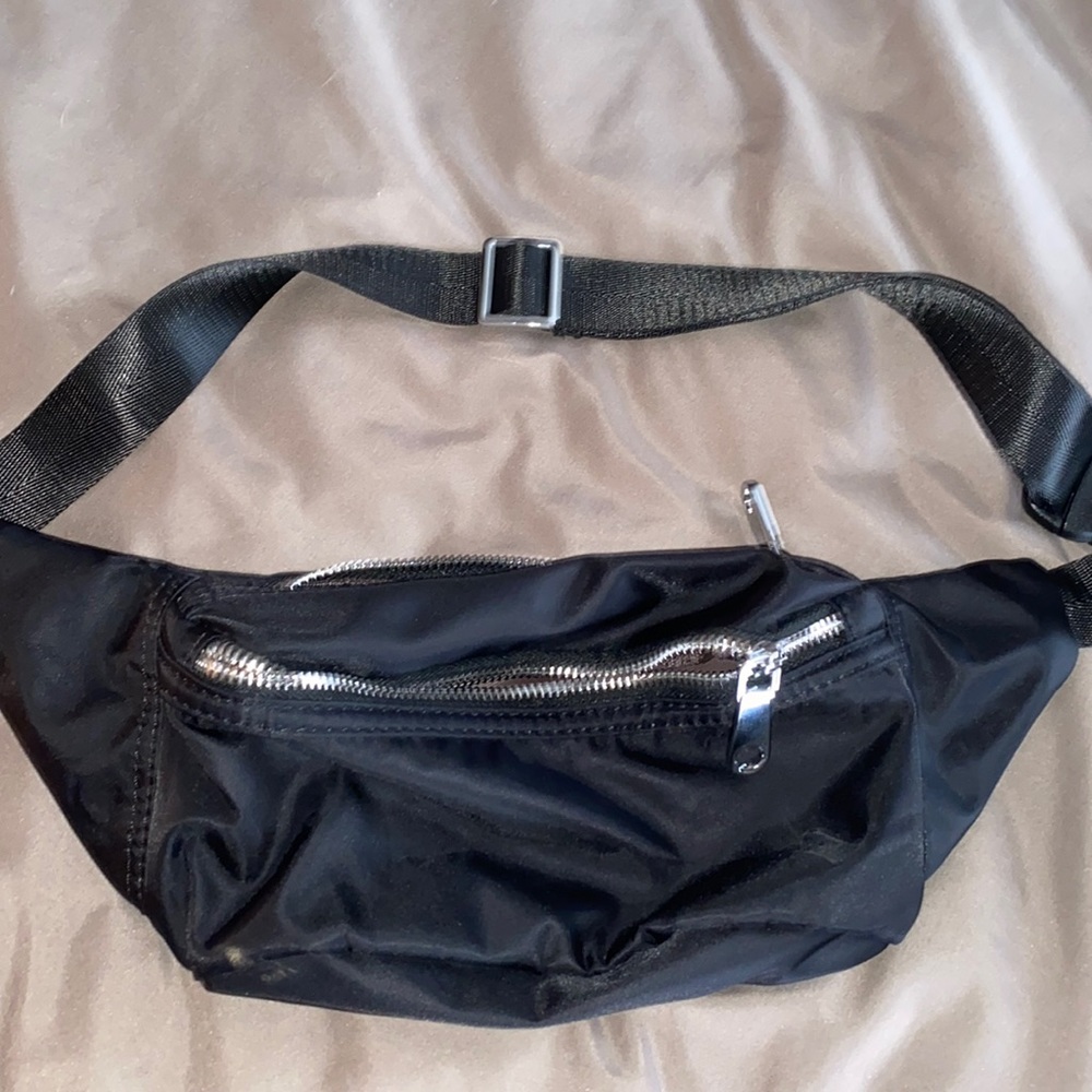Black belt bag